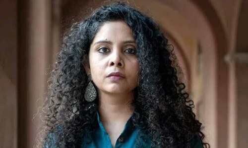 Journalist Rana Ayyub, one of Narendra Modi's harshest critics, prevented from leaving India