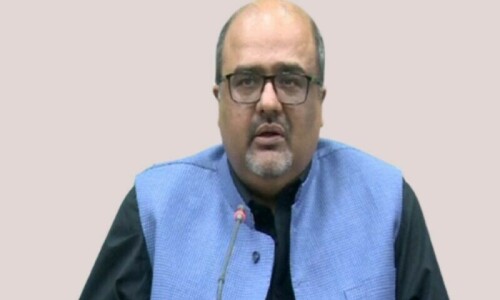 Ex-PM Imran&rsquo;s aide on accountability Shahzad Akbar leaves for Dubai