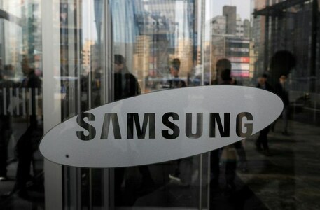 Samsung's reputation hit as prices slashed at home for Galaxy S22
