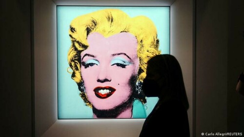Warhol portrait of Marilyn Monroe fetches record $195 million