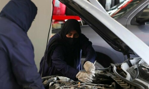Saudi women move from behind wheel to under the hood