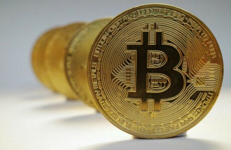Bitcoin slumps under $25,000, lowest in 18 month