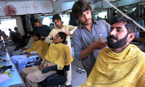 Fact check: Barbers in KP&rsquo;s Charsadda banned from shaving beards?