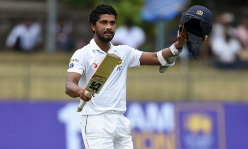 Chandimal hits fifty as Sri Lanka close in on lead in second Test