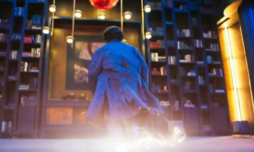 Fans crave Shah Rukh Khan&rsquo;s &lsquo;cameo&rsquo; in Brahmastra