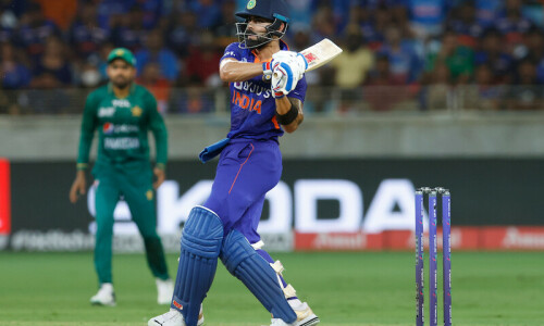 Kohli reveals Dhoni was lone supporter after quitting captaincy