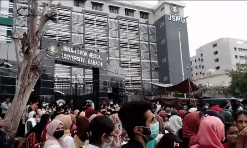 Karachi varsity students demand lecturer&rsquo;s termination over harassment