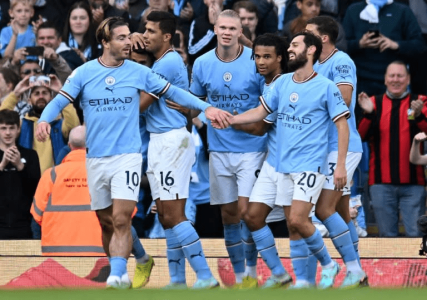 Haaland strikes again as Man City go top, Chelsea tame Wolves