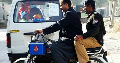 Policeman guarding polio vaccine team shot dead in Pishin
