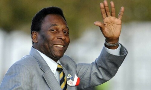 Brazil soccer legend Pele&rsquo;s family gather at hospital bedside
