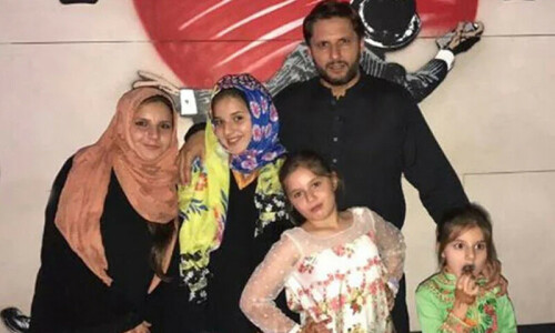 Mehndi function pictures of Shahid Afridi&rsquo;s eldest daughter go viral