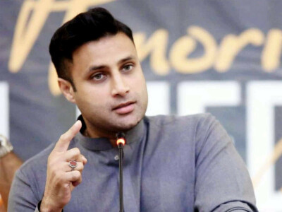 NAB quizzes Zulfi Bukhari for three hours in Al-Qadir University land case