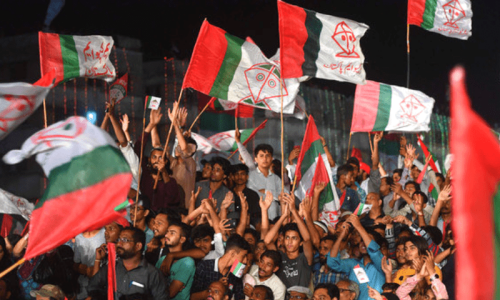 Sindh governor successfully persuades MQMP to postpone Karachi sit-in