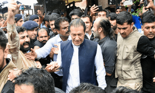 Court rejects Imran&rsquo;s plea to move hearing in Toshakhana case