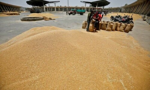 Unseasonal rains damage crops in India