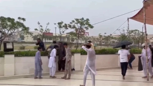 Parts of Karachi receive moderate rain