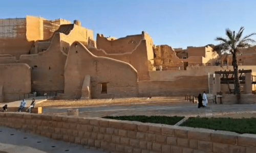 Al-Saud family&rsquo;s town of orign becomes tourist attraction for Pakistanis