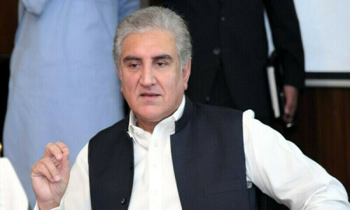 &lsquo;Two bigwigs&rsquo; have finalised caretaker PM: Qureshi