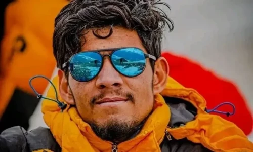 Teenage Pakistani climber suffers frostbite during K2 expedition