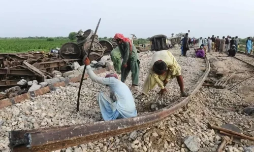 Train derailment: Report blames damaged track, missing fishplates for accident