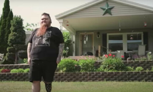US woman sets record for longest female beard