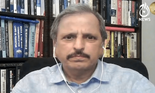 Politics to revolve around &lsquo;bat&rsquo; for the next 4 months: Mazhar Abbas