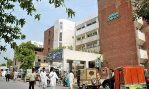 Women jumps out of hospital floor after C-section