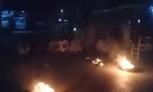 Families hold sit-in against joint operation killings in Sindh&rsquo;s Nawabshah