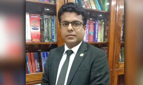 Sindh deputy prosecutor general&rsquo;s vision affected due to doctor&rsquo;s negligence