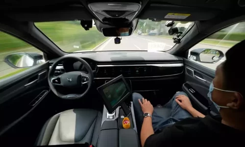 Honda, GM plan driverless taxis in Tokyo in 2026