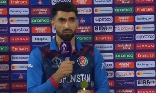 Zadran dedicates award to Afghan refugees expelled from Pakistan