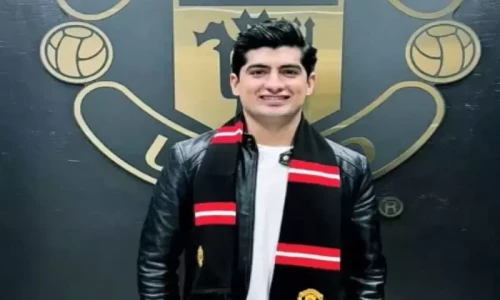 Naseem Shah receives love from Manchester United in fanboy moment