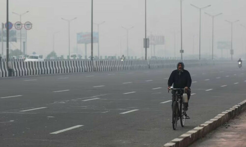 Smoky skies in Indian capital on Diwali as revellers defy firecracker ban