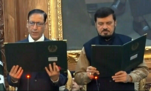 KP interim cabinet takes oath in Governor House