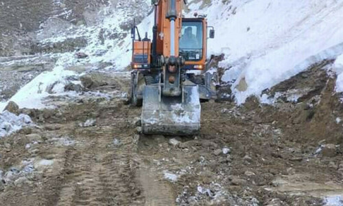 Authorities start clearing road to Saif-ul-Malook lake