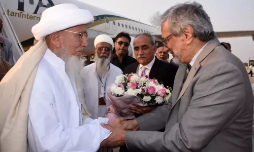 Dawoodi Bohra community leader arrives in Karachi
