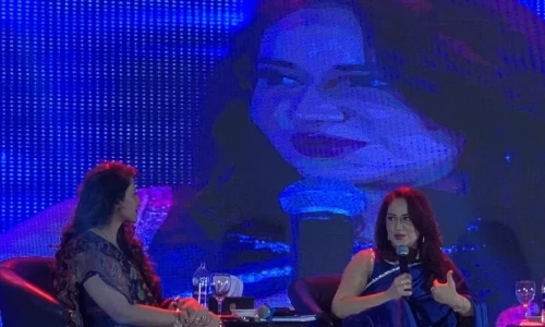 Actress Hajra Khan Panezai unveils tell-all book about Imran Khan