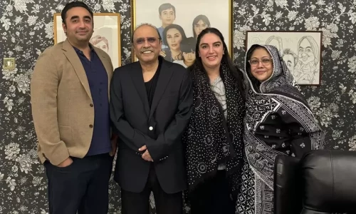 Bhutto family quashes rumours of differences between Zardari, Bilawal