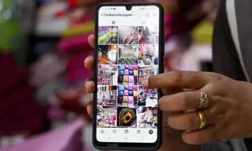 How do I earn money online in Pakistan?