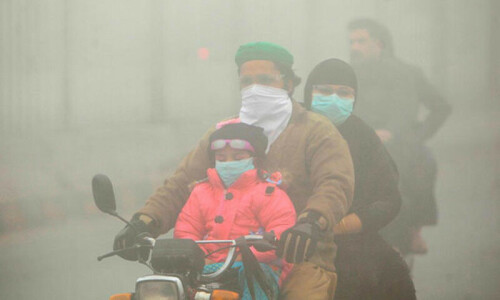 Fog continues to disrupt lives across South Asia