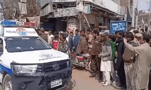 SHO Chiniot bans citizens from leaving homes past midnight