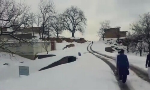 Roads, schools closed as rains, snowfall kill 7 in upper Pakistan