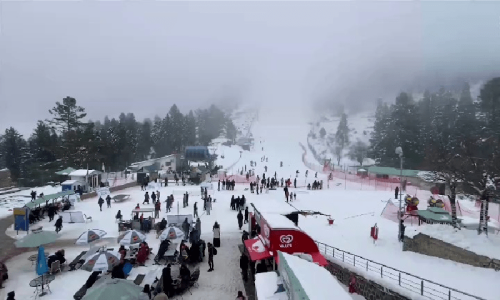 Tourists flock to Malam Jabba after snowfalls pause