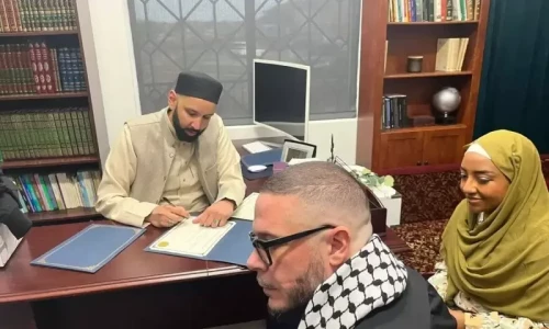 US activist Shaun King, wife embrace Islam on eve of Ramazan