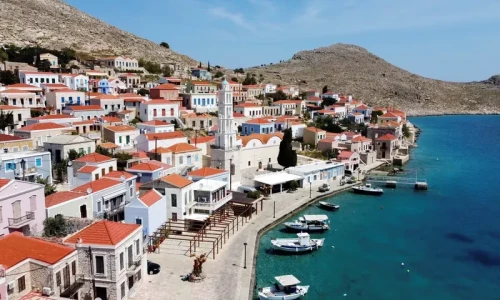 Hundreds apply for Greece&rsquo;s residence permit