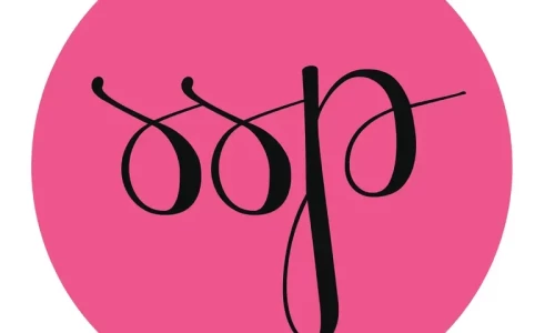 Facebook deletes popular Pakistan support group for women: founder