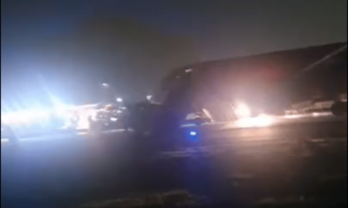 انجن میں آگ لگنے پر ایئر انڈیا ایکسپریس کے طیارے کی ہنگامی لینڈنگ