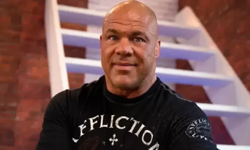 WWE Universe pays homeage to Kurt Angle