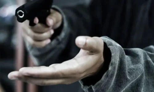 Polite thief leaves apology note after robbing retired India teachers