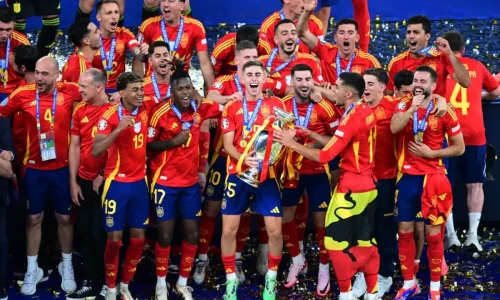 Sublime Spain strike late to win record fourth Euro crown